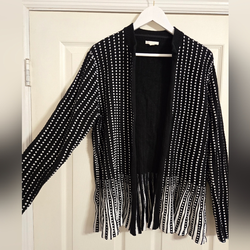 Cato black and white open front sweater size 18/20 W - Picture 5 of 10